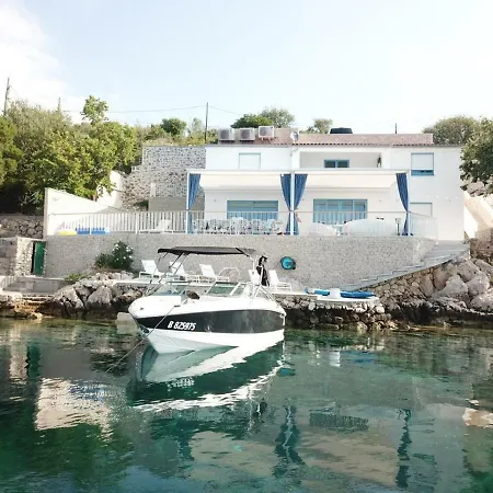 Beline Direct Aan Zee, Verwarmd Zwembad En Sauna 트리바느-크루슈치차