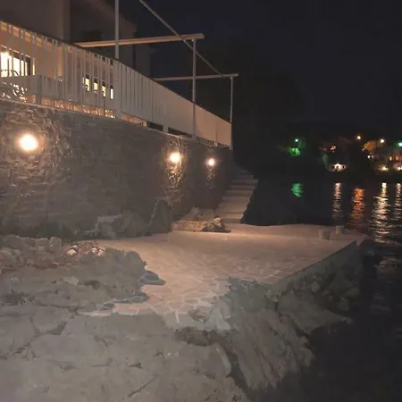 Villa Beline Direct Aan Zee, Verwarmd Zwembad En Sauna Tribanj-Kruscica