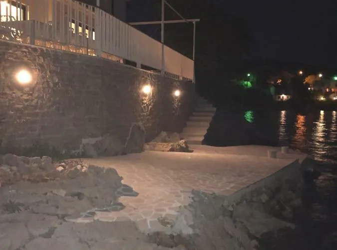 Villa Beline Direct Aan Zee, Verwarmd Zwembad En Sauna Tribanj-Kruscica